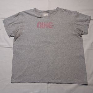Nike Shirt Women's XL Grey Top Nike Graphic Logo Short Sleeve Crew Neck Tee